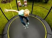 Jakie są rozmiary trampolin? Sprawdź!