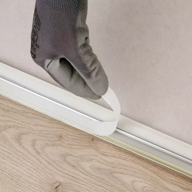 Listwa progowa LW 37 5W1 1,86 C-32 szampan