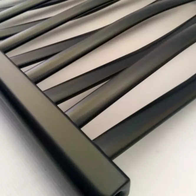 Grzejnik łazienkowy Łezka 3D Ł3D 26/50 czarny 1435x540 mm