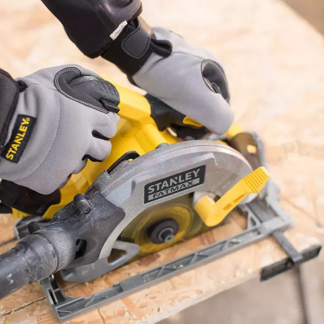 Stanley Fatmax Pilarka tarczowa 1650W 190mm walizka FME301K