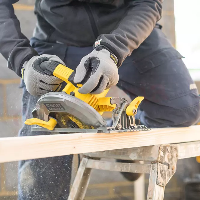 Stanley Fatmax Pilarka tarczowa 1650W 190mm walizka FME301K