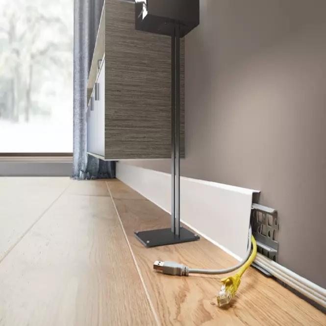Listwa przypodłogowa PCV Hi-Line Prestige 360 Dąb London