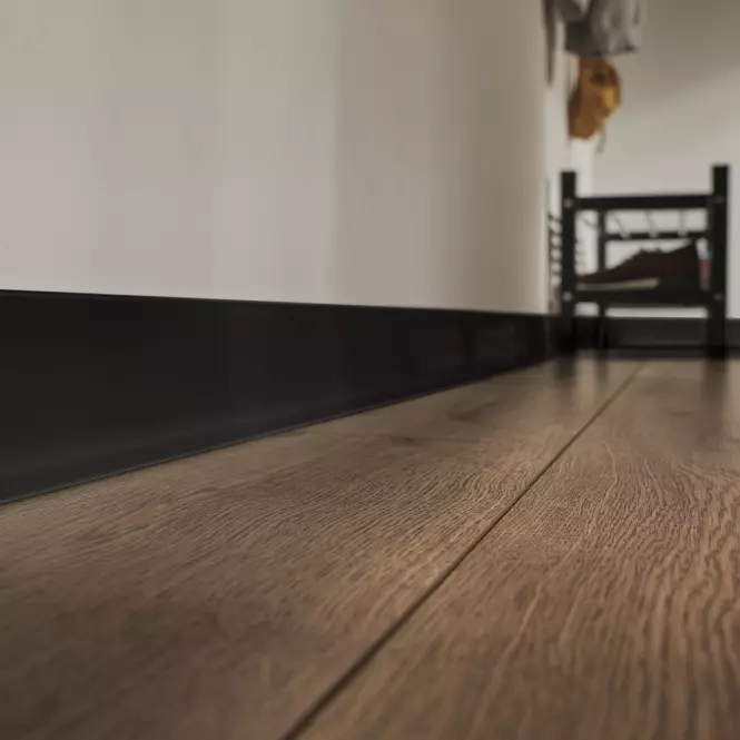 Listwa przypodłogowa PCV Linela 412 Czarna