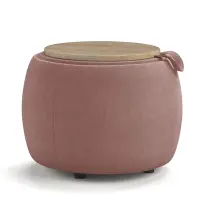 różowy