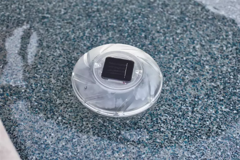 Pływajaca lampa solarna wodoszczelna 58111